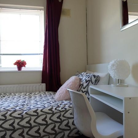 Females Only - Private Bedrooms In Dublin Lucan Zewnętrze zdjęcie