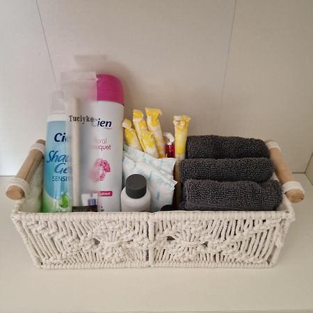 Females Only - Private Bedrooms In Dublin Lucan Zewnętrze zdjęcie
