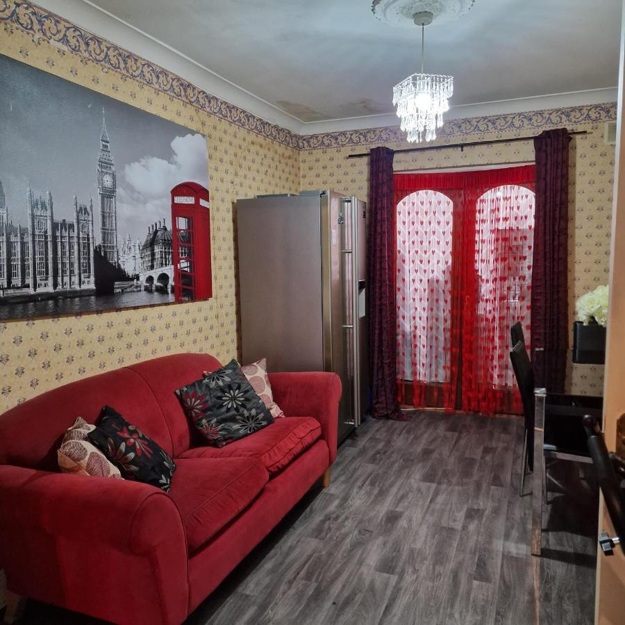 Females Only - Private Bedrooms In Dublin Lucan Zewnętrze zdjęcie