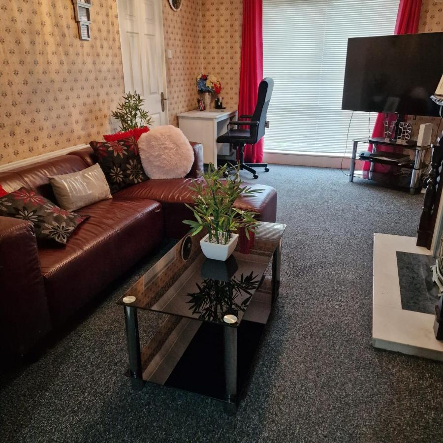 Females Only - Private Bedrooms In Dublin Lucan Zewnętrze zdjęcie