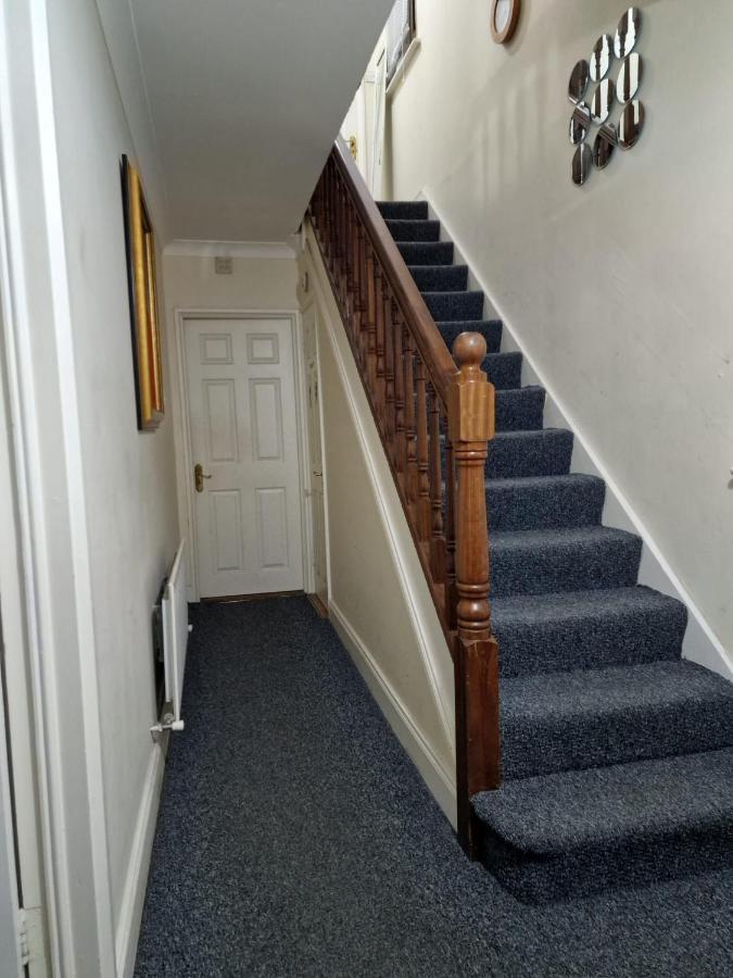 Females Only - Private Bedrooms In Dublin Lucan Zewnętrze zdjęcie