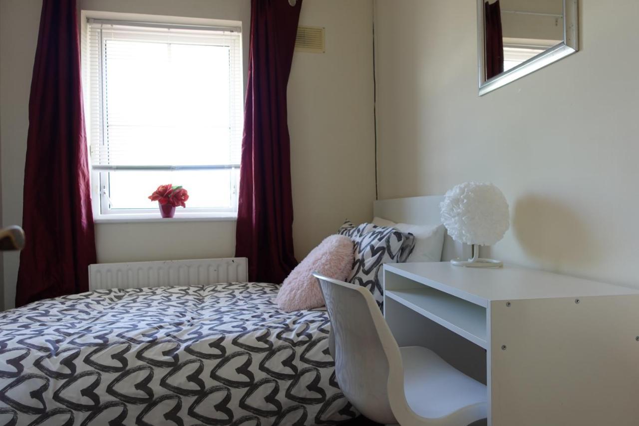 Females Only - Private Bedrooms In Dublin Lucan Zewnętrze zdjęcie